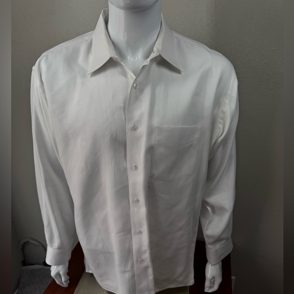 Men's Classic White Forsyth of Canada